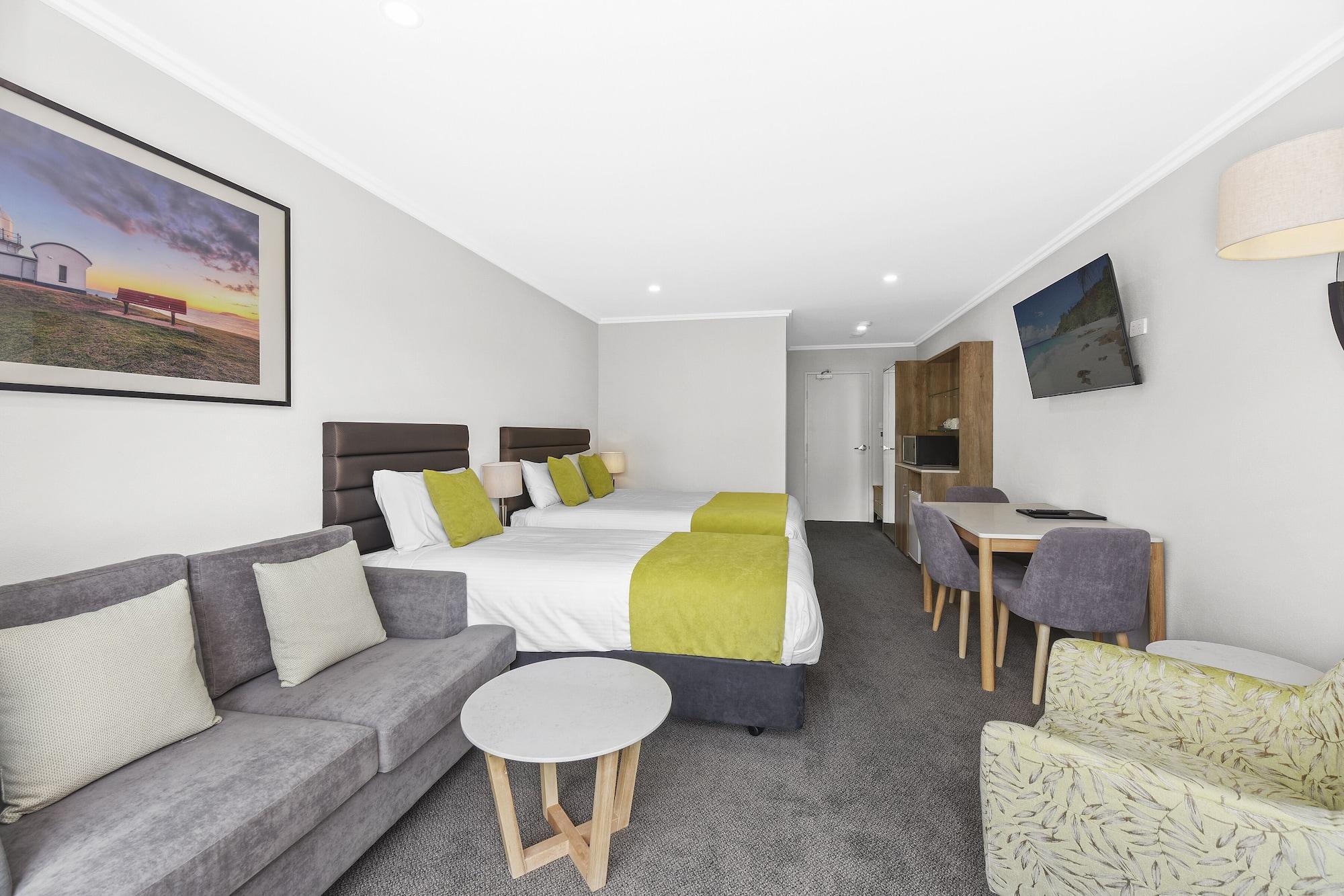 Palm Court Motor Inn Порт-Маккуори Экстерьер фото