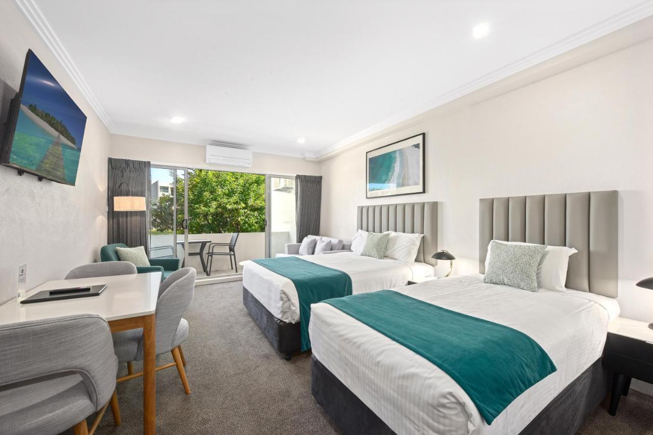 Palm Court Motor Inn Порт-Маккуори Экстерьер фото