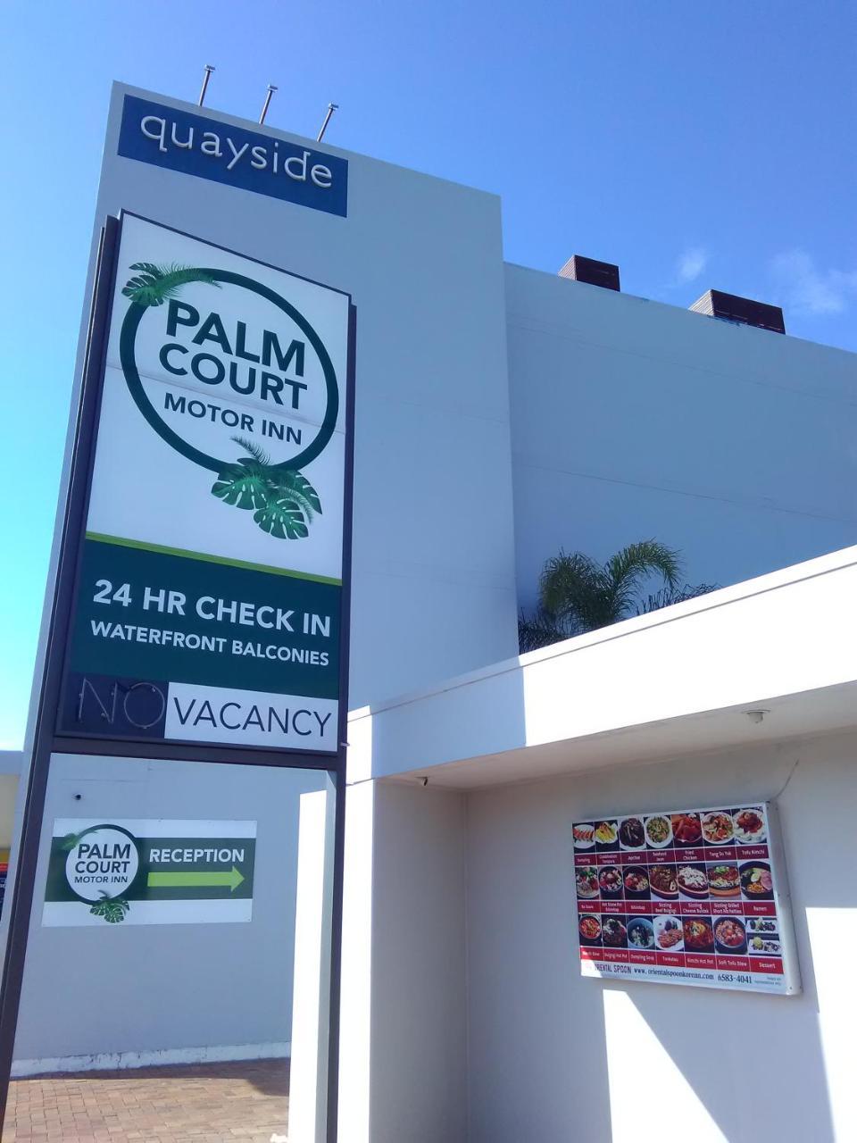 Palm Court Motor Inn Порт-Маккуори Экстерьер фото
