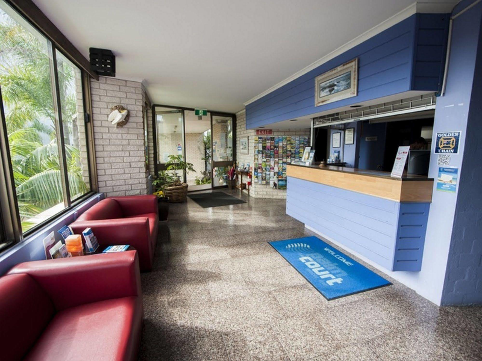 Palm Court Motor Inn Порт-Маккуори Экстерьер фото